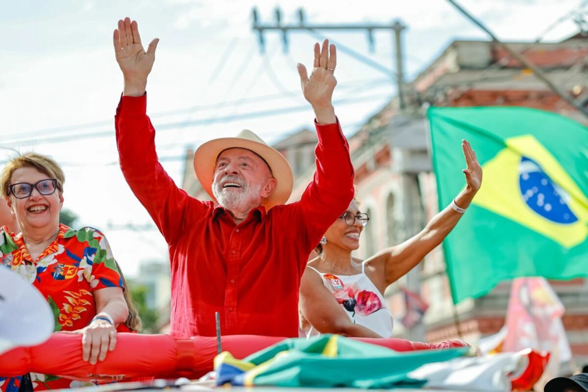 Lula avalia dar ministério ao PT de Minas após vitória sobre Flávio Bolsonaro no estado